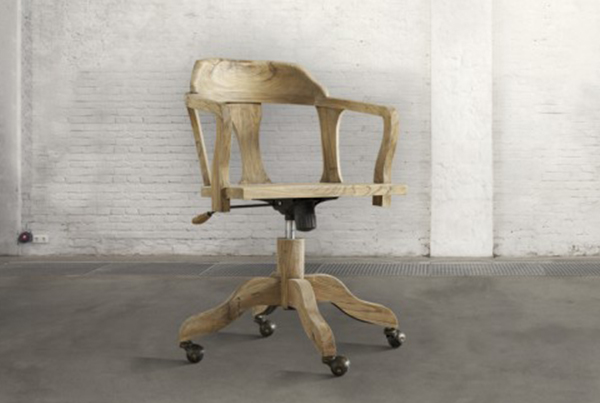 Sedia in legno con ruote