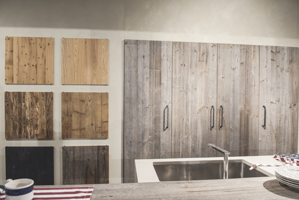 Cucina su misura in legno vecchio ed ecomalta